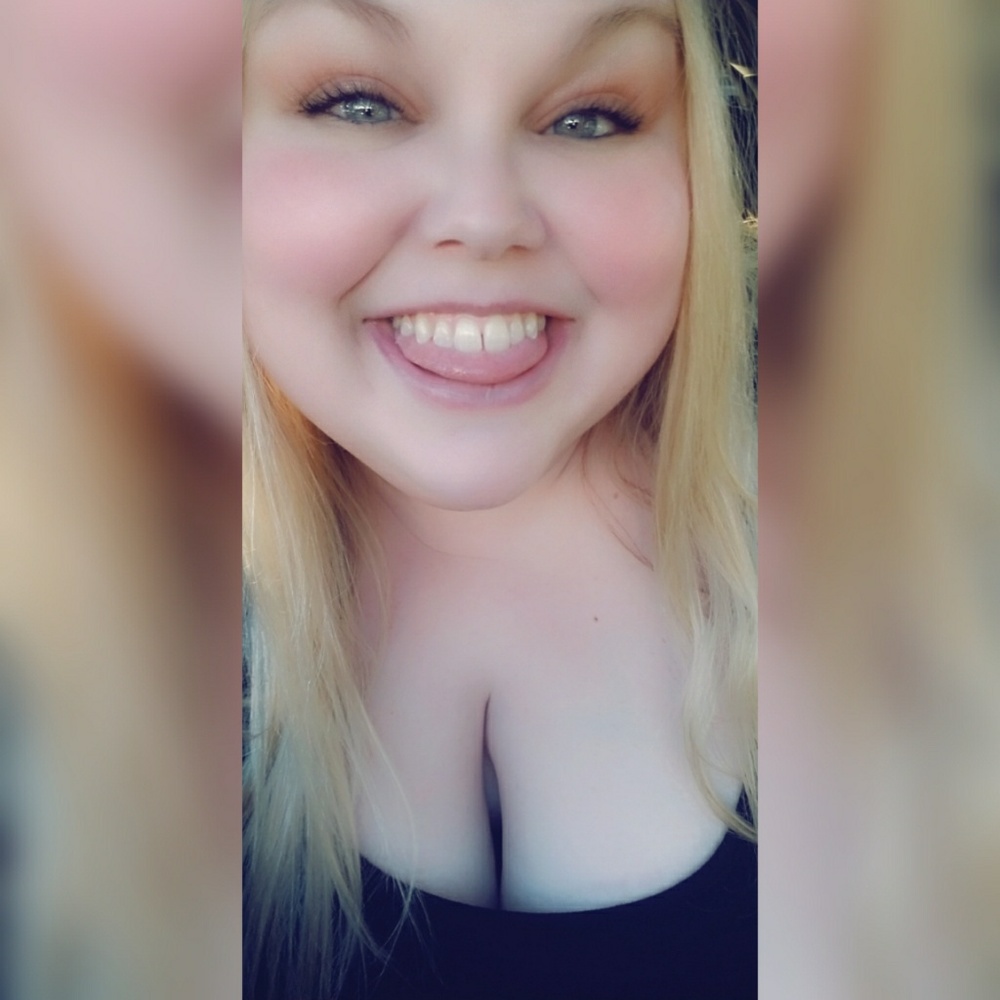 Meet your Posher, Desiree